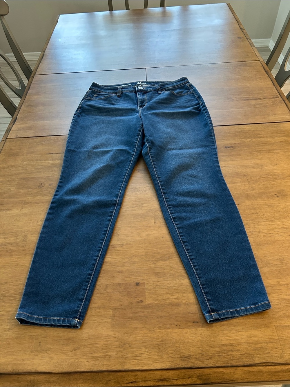 Women's mid rise skinny curvy jeans
